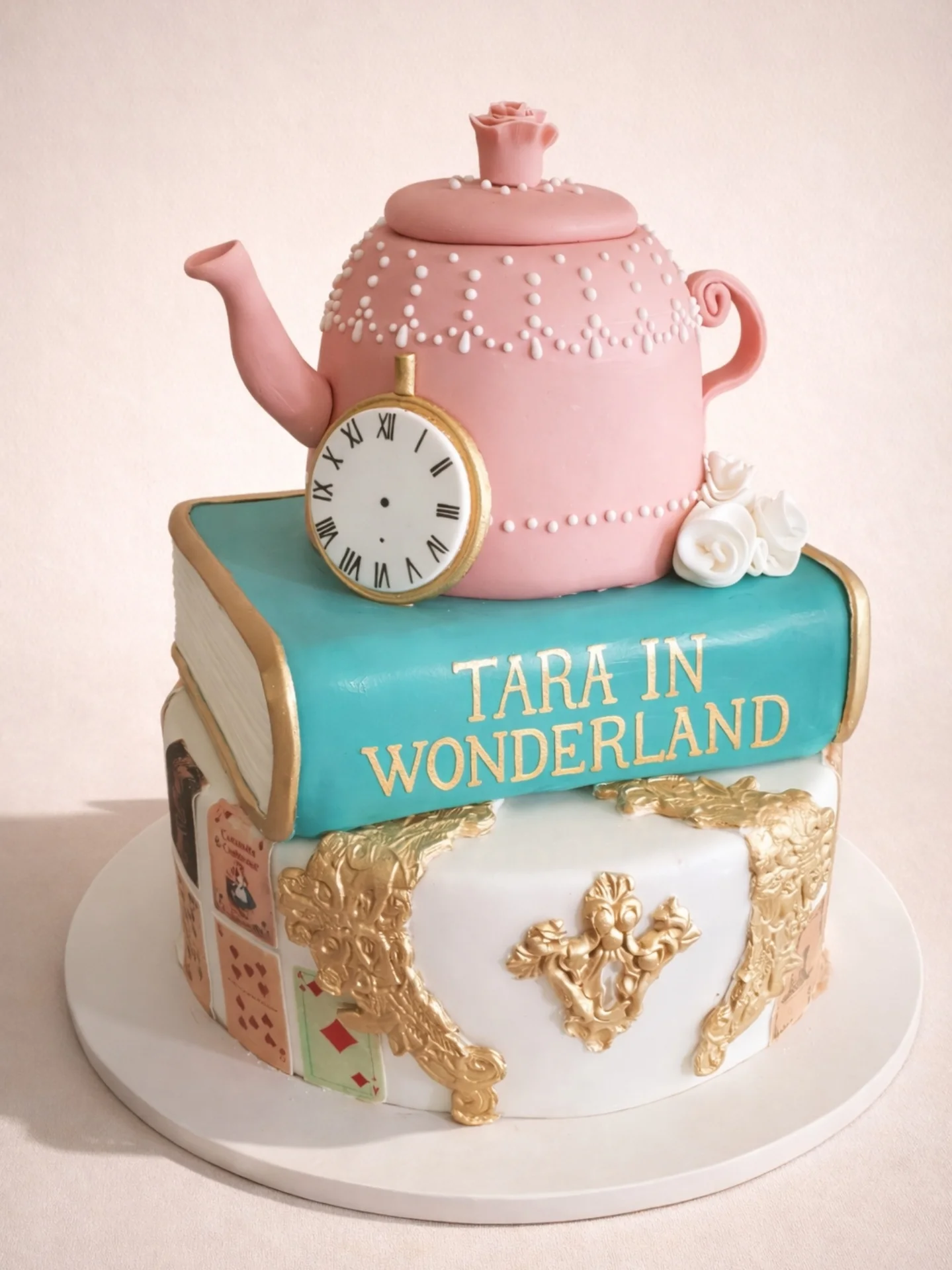 Torta sa motivom Zemlje čuda