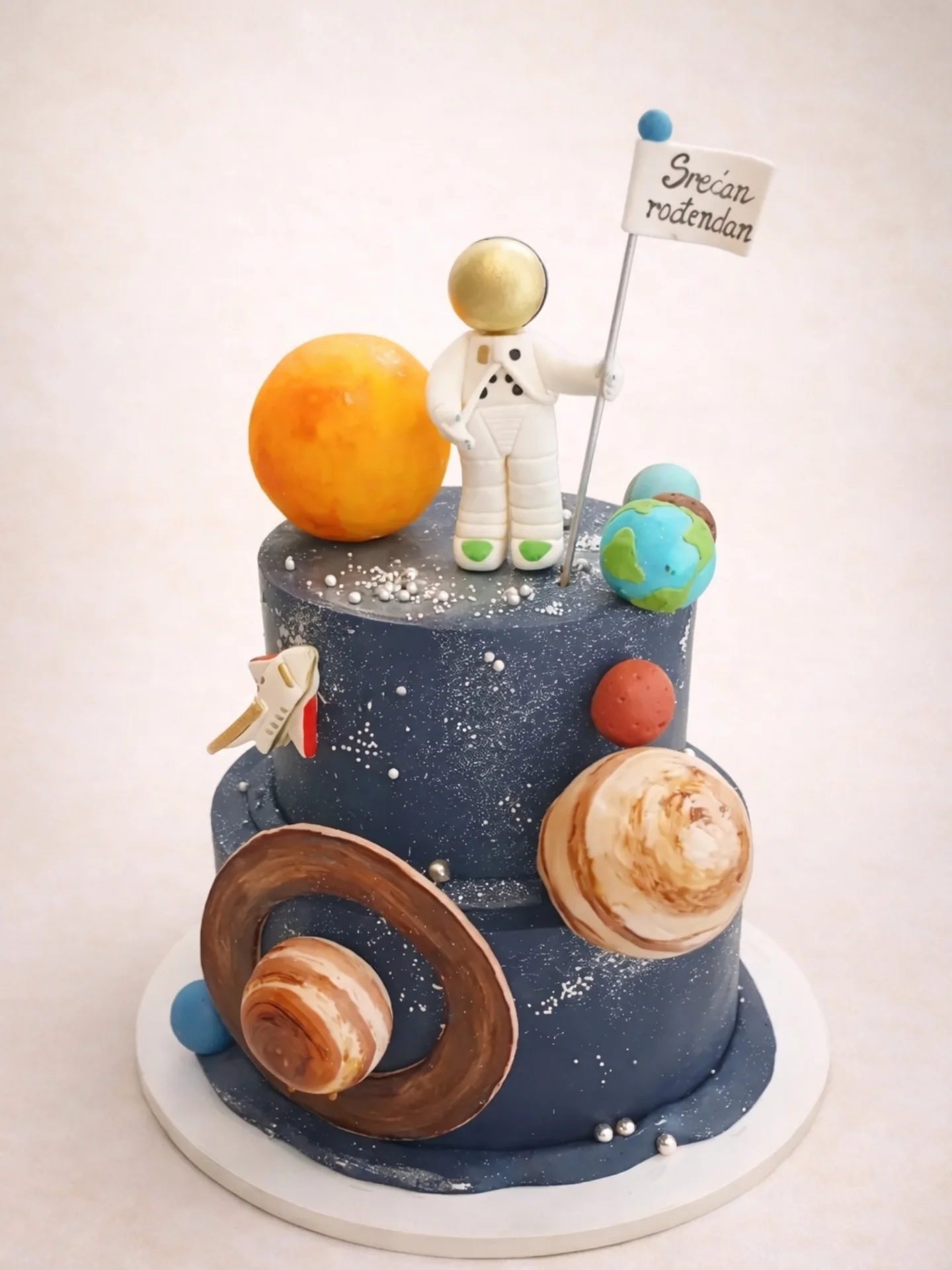 Rođendanska torta sa motivom astronauta