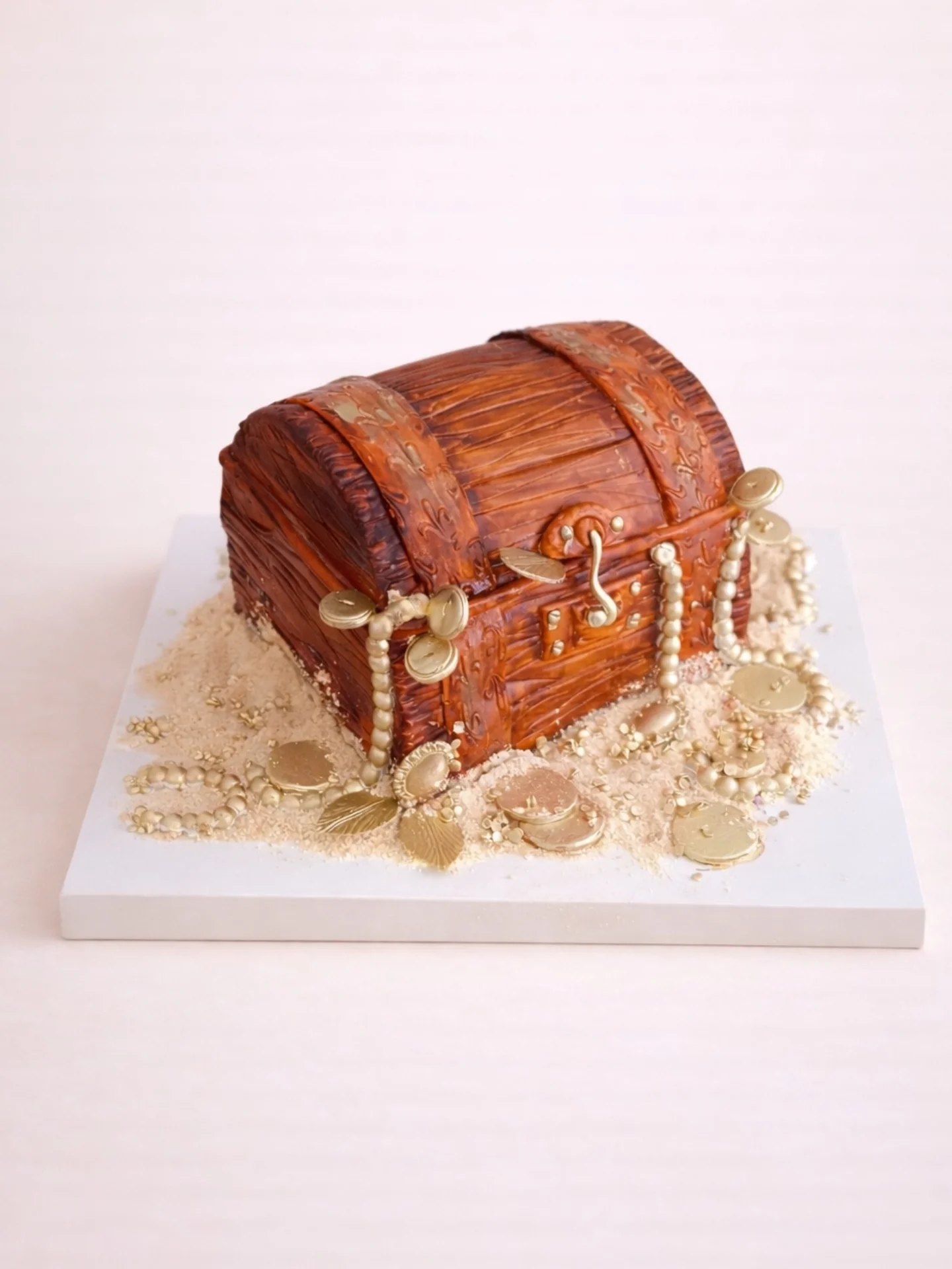 Rođendanska torta sa motivom blaga
